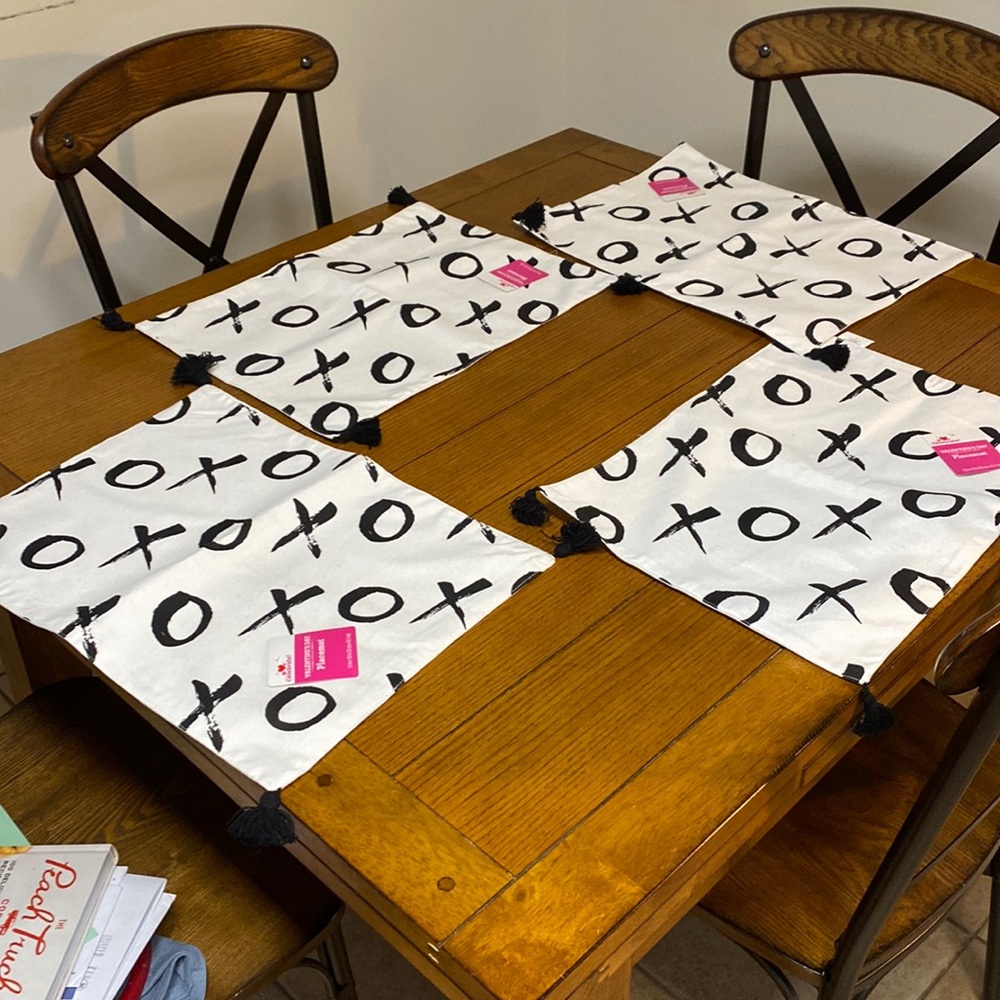Celebrate! XO Print Placemats with Tassels NWT